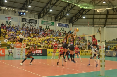 Gramado (RS) - Copa Brasil feminina - Semifinal - Dentil/Praia Clube x Sesi Vôlei Bauru