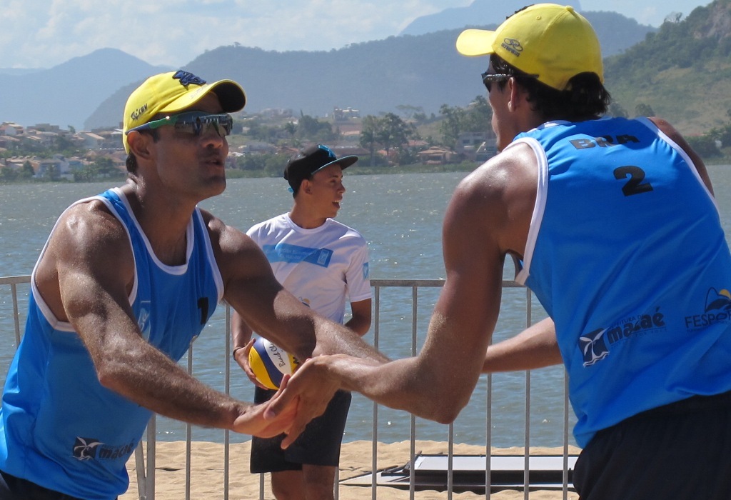 CIRCUITO SUL-AMERICANO: Das 12 duplas do Brasil, já são cinco nas quartas de final