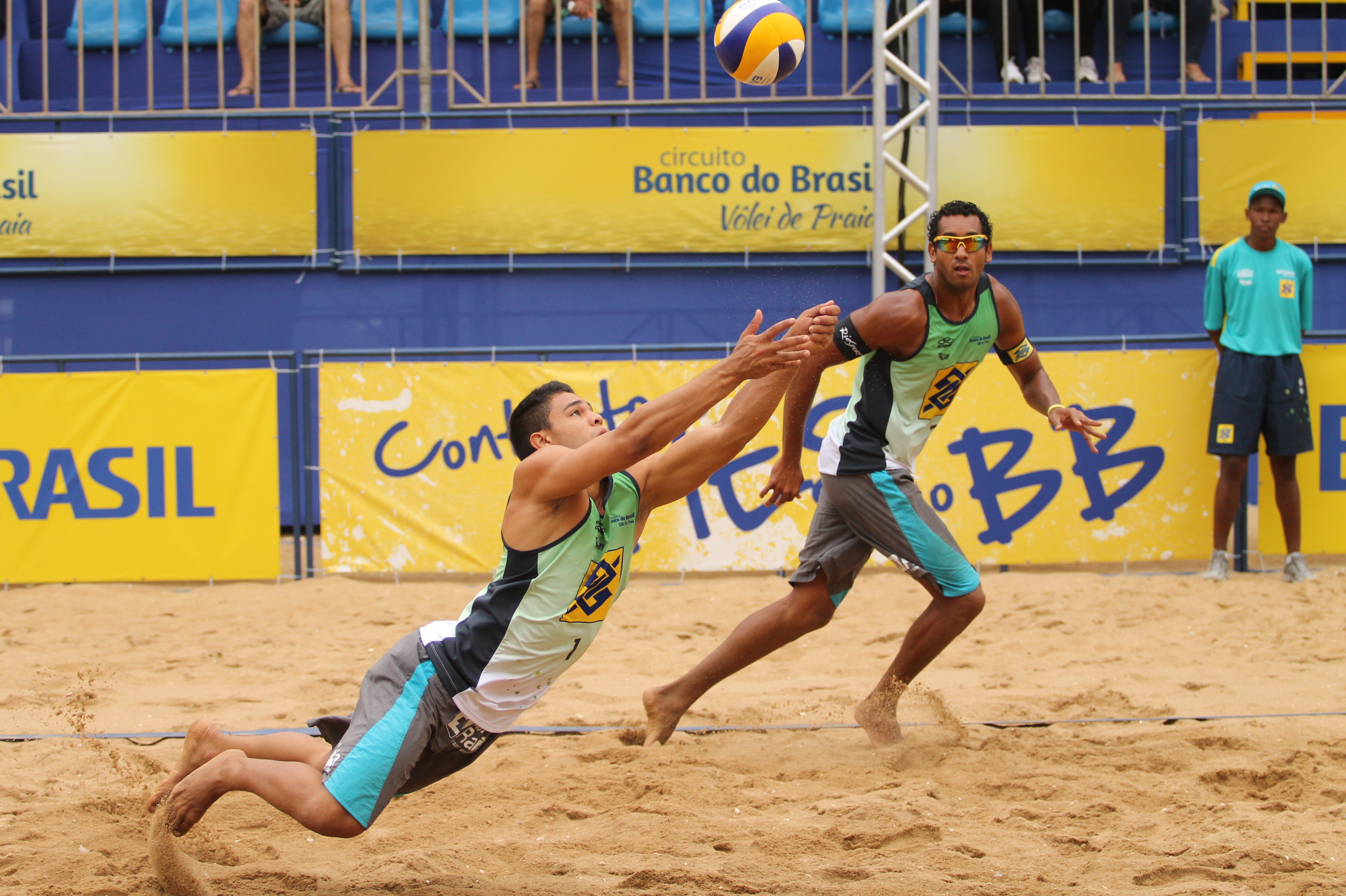 CIRCUITO BANCO DO BRASIL: Jô/Léo Vieira encabeça lista de classificados às quartas em Porto Alegre