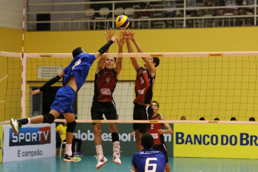 Vitória nas quartas de finais garante semifinal e a manutenção na 1ª Divisão do CBS