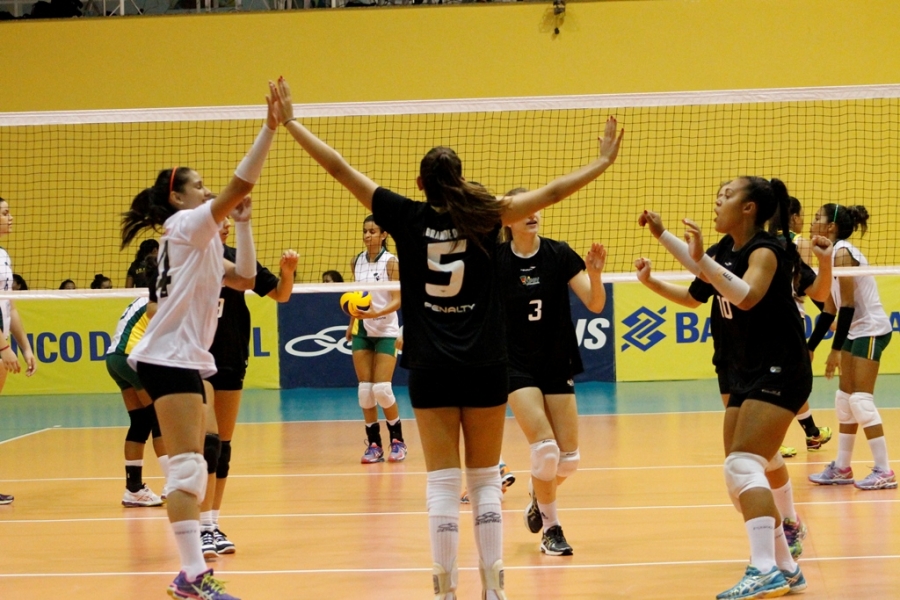 Taubaté/Funvic começa playoff com vitória sobre o Vôlei Canoas