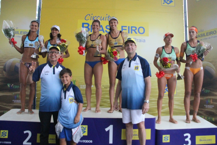 Larissa e Talita fecham com chave de ouro e vencem final em PE