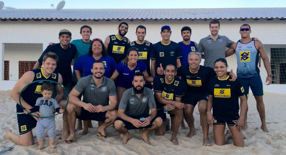 Integração diverte atletas da praia e da quadra