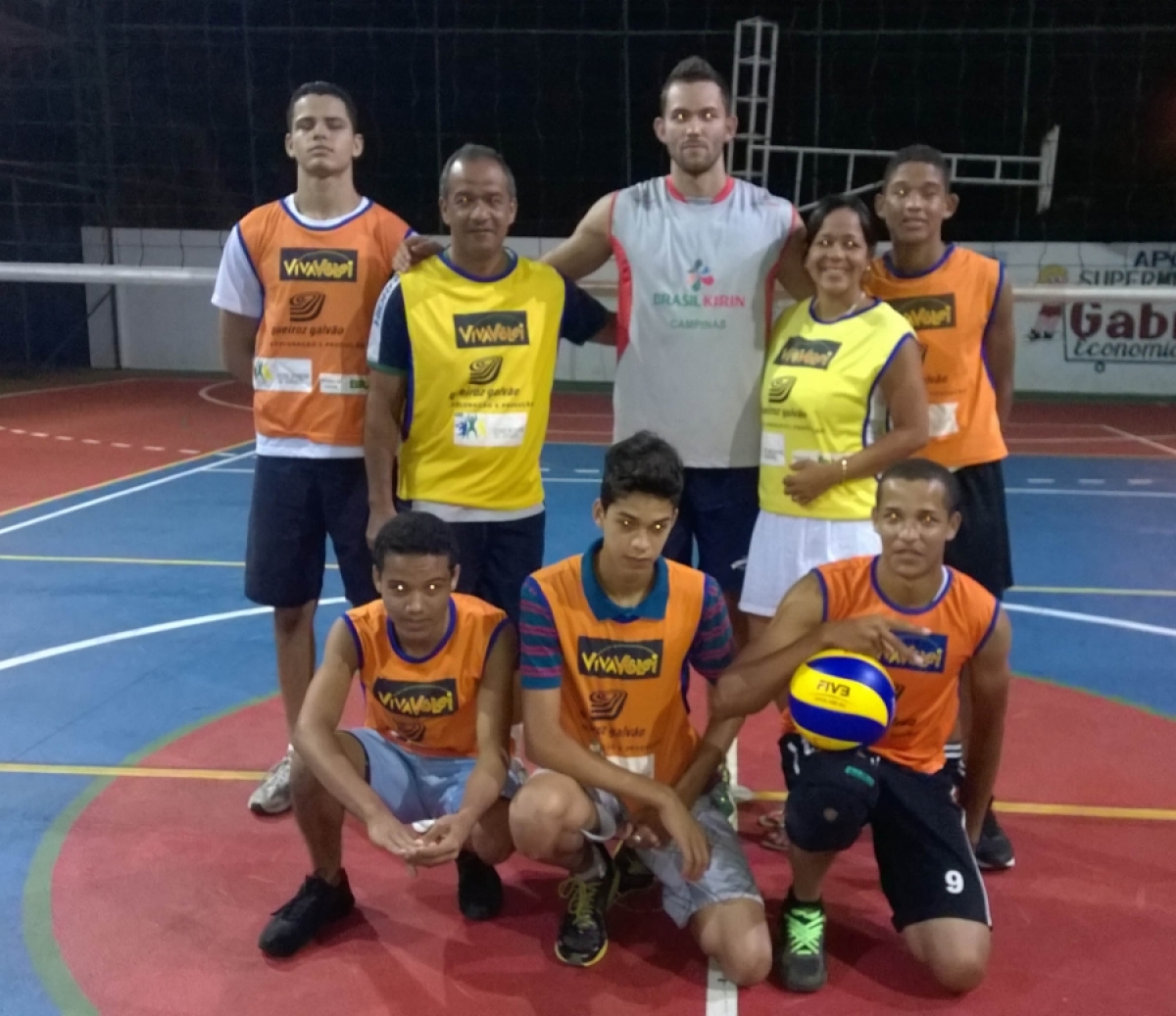 Alunos do núcleo Canavieiras (BA) encontram atleta do Brasil Kirin 