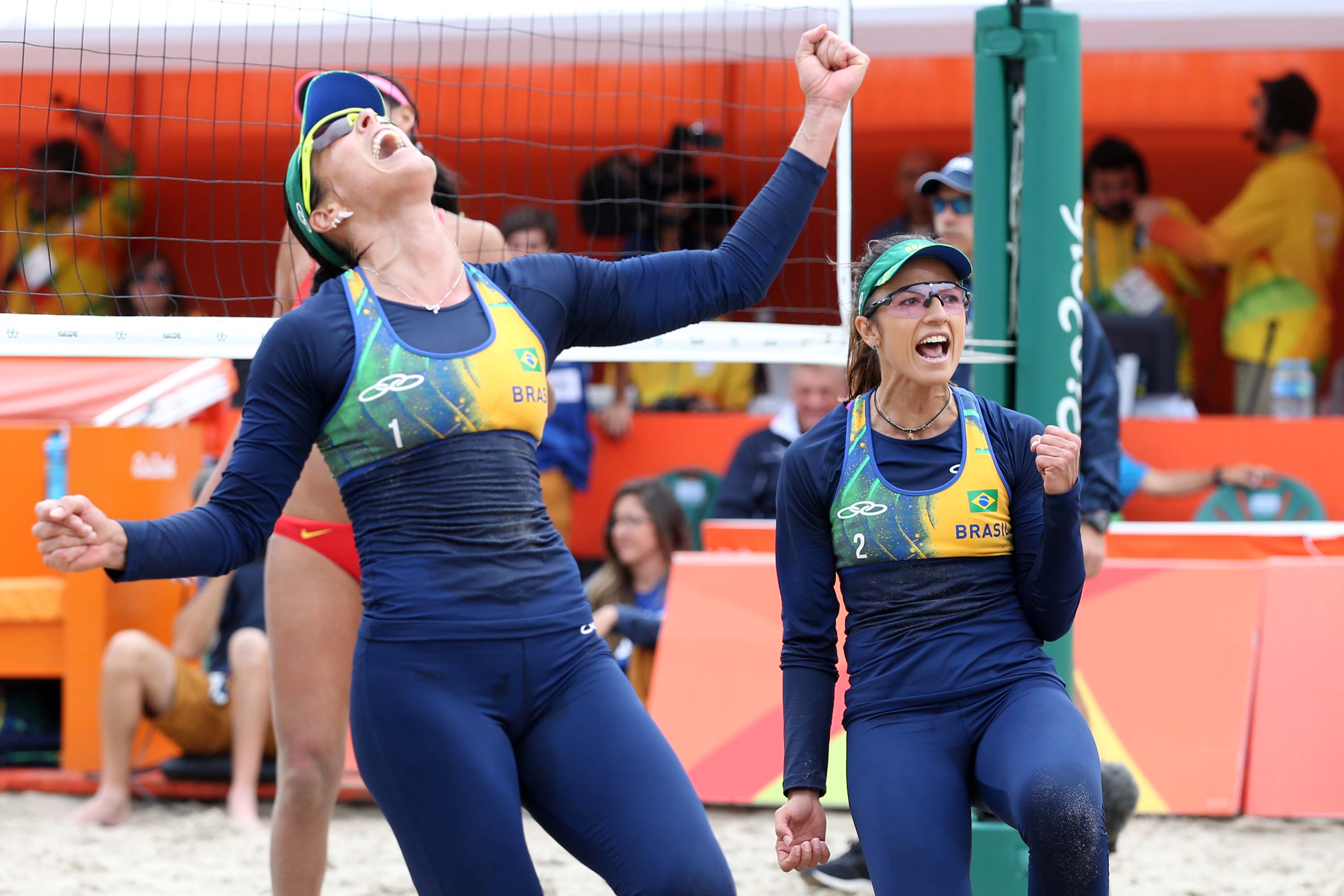 Ágatha e Bárbara Seixas vencem chinesas e avançam às quartas de final