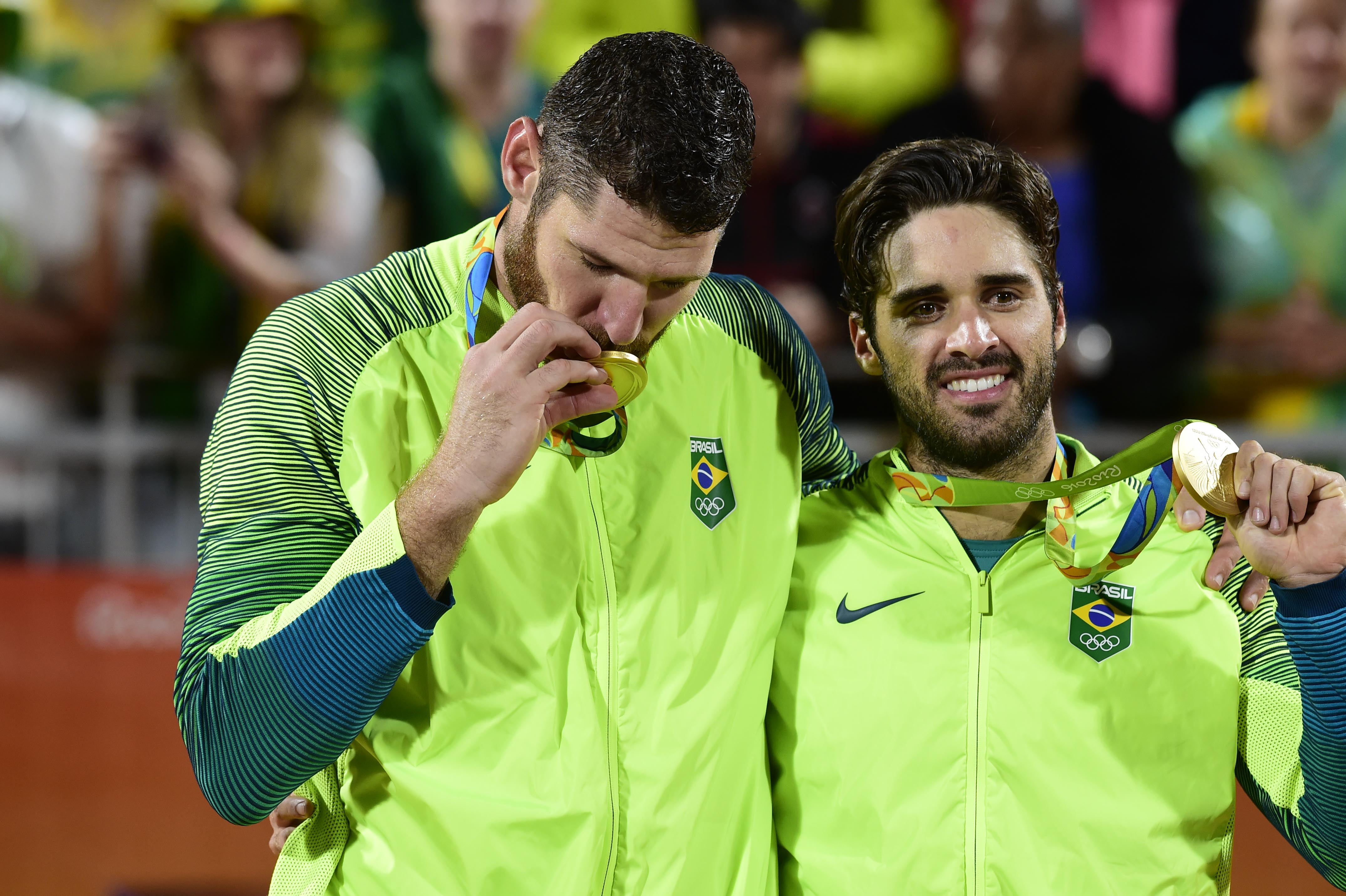 Alison e Bruno levam o ouro em casa e Brasil volta ao lugar mais alto do pódio