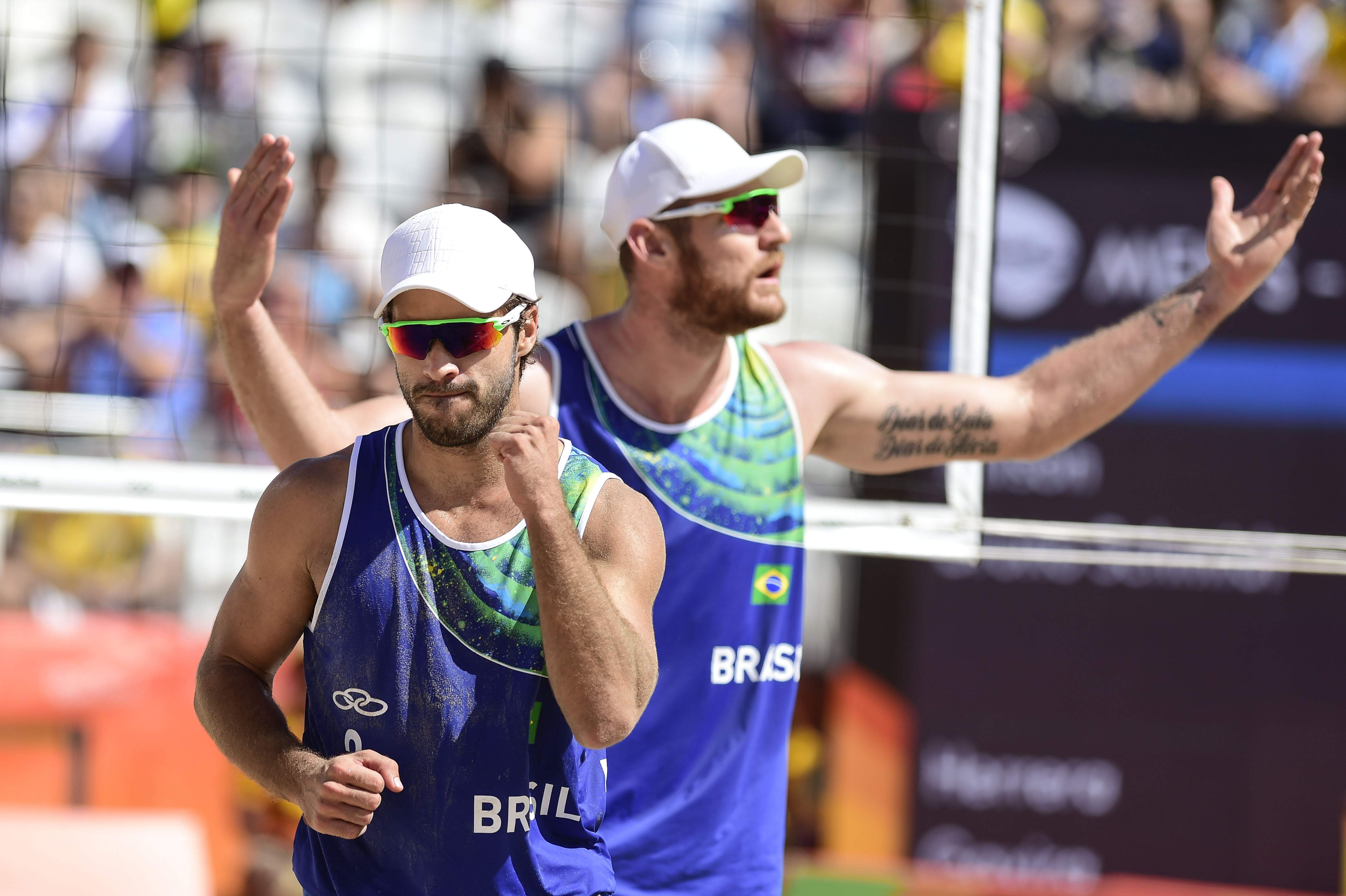 Alison e Bruno superam dupla espanhola e vão às quartas de final