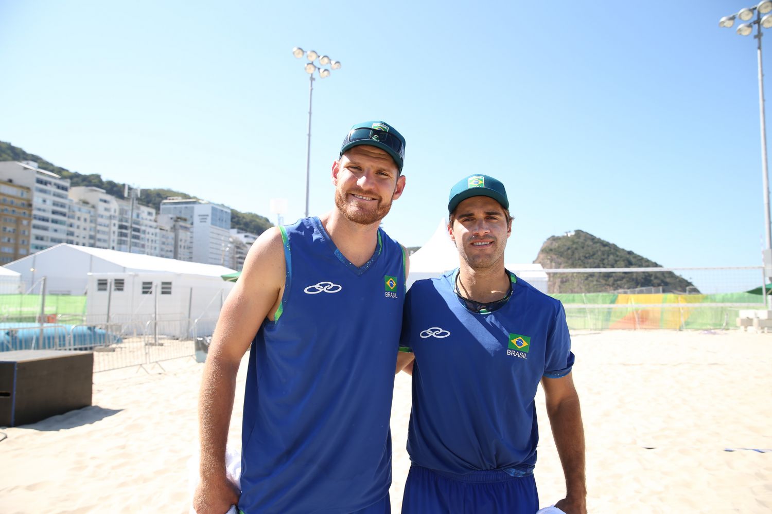 Alison/Bruno Schmidt abre participação brasileira no vôlei de praia