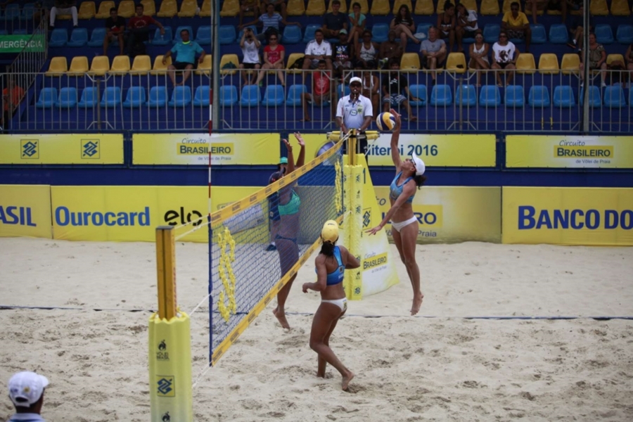 Times estreantes avançam direto às quartas de final no torneio feminino