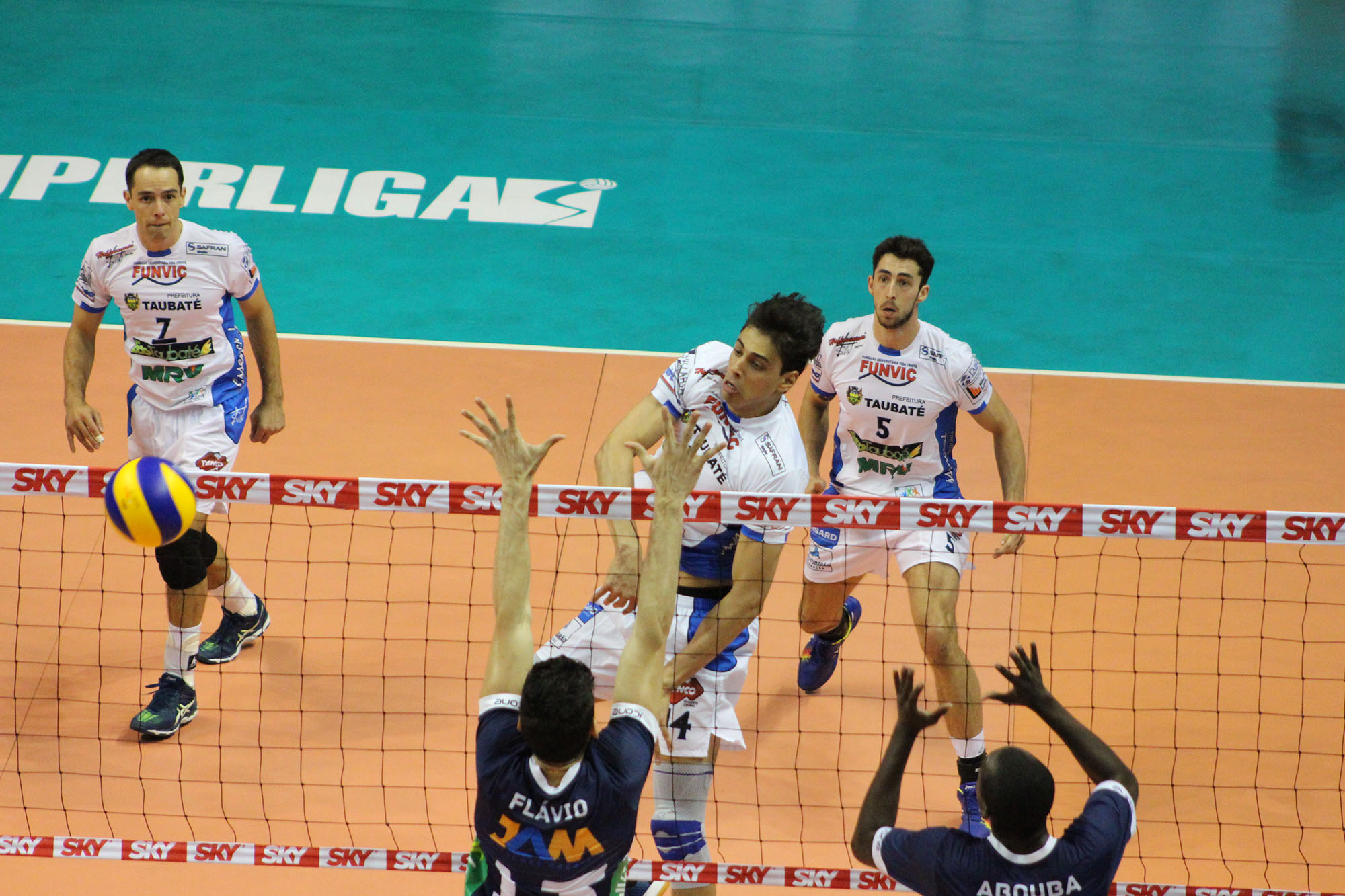 Funvic Taubaté vence o Minas Tênis Clube por 3 sets a 0