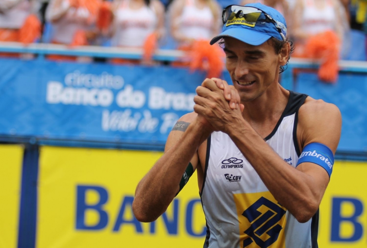 Emanuel ingressa ao Hall da Fama do voleibol em evento neste sábado