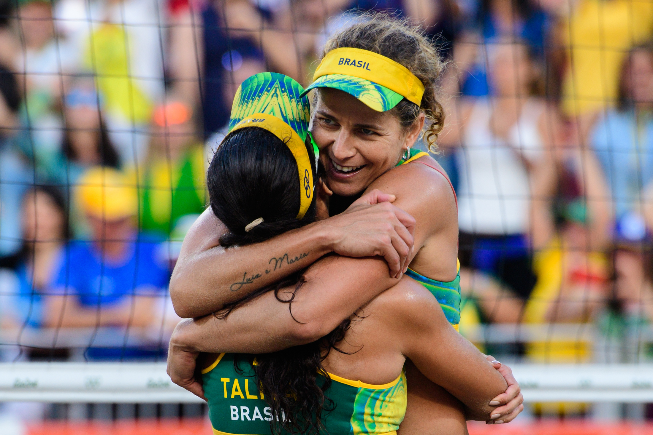 Larissa e Talita superam dupla alemã e avançam às quartas de final  