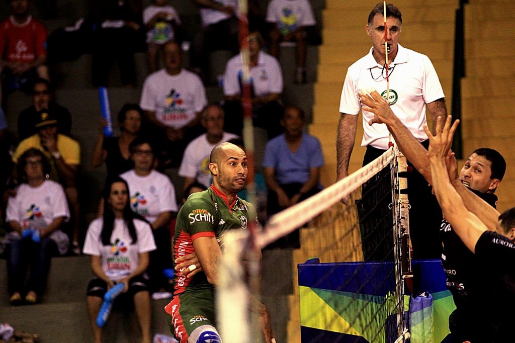 Brasil Kirin vence o Bento Vôlei/Isabela e assume a terceira colocação