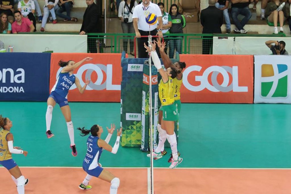 Rexona-AdeS vence o Terracap/Brasília Vôlei e segue na liderança 