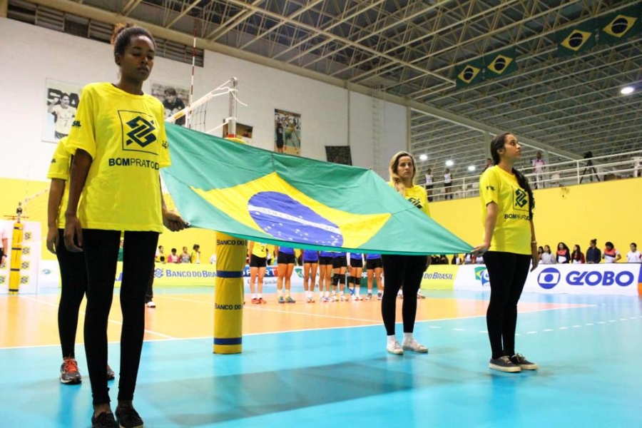 Infantojuvenil feminino dá início às competições de 2016