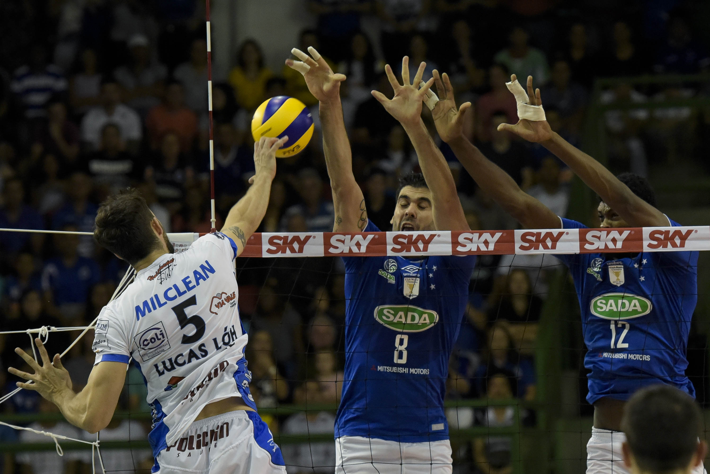 Sada Cruzeiro vence clássico e segue invicto