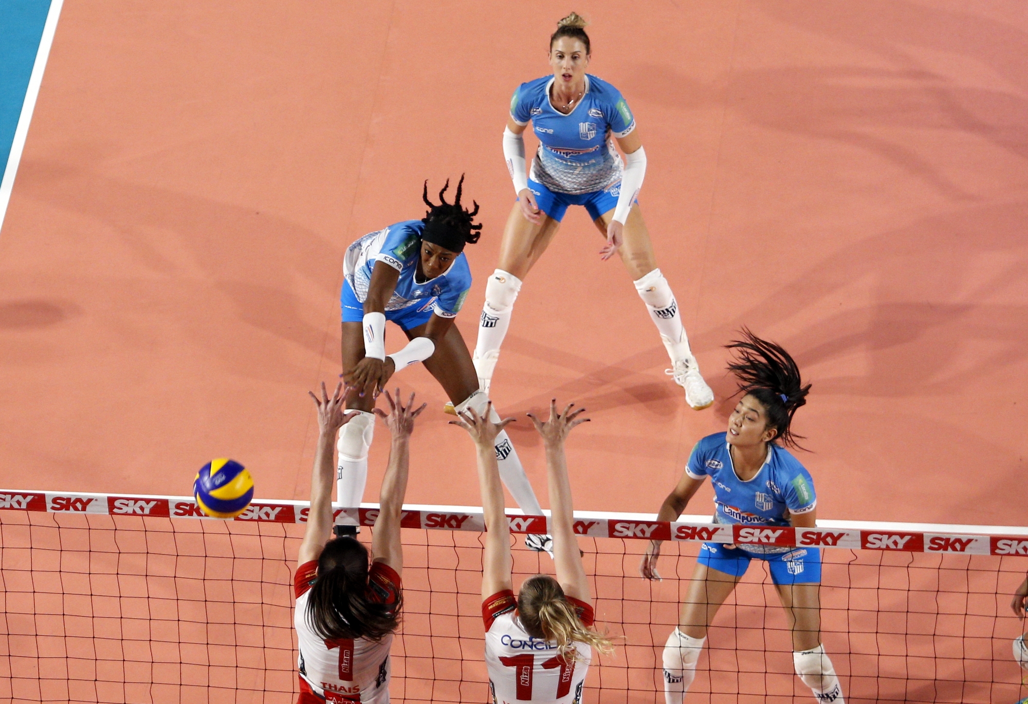  Camponesa/Minas vira o jogo e vence Genter Vôlei Bauru no encerramento da rodada