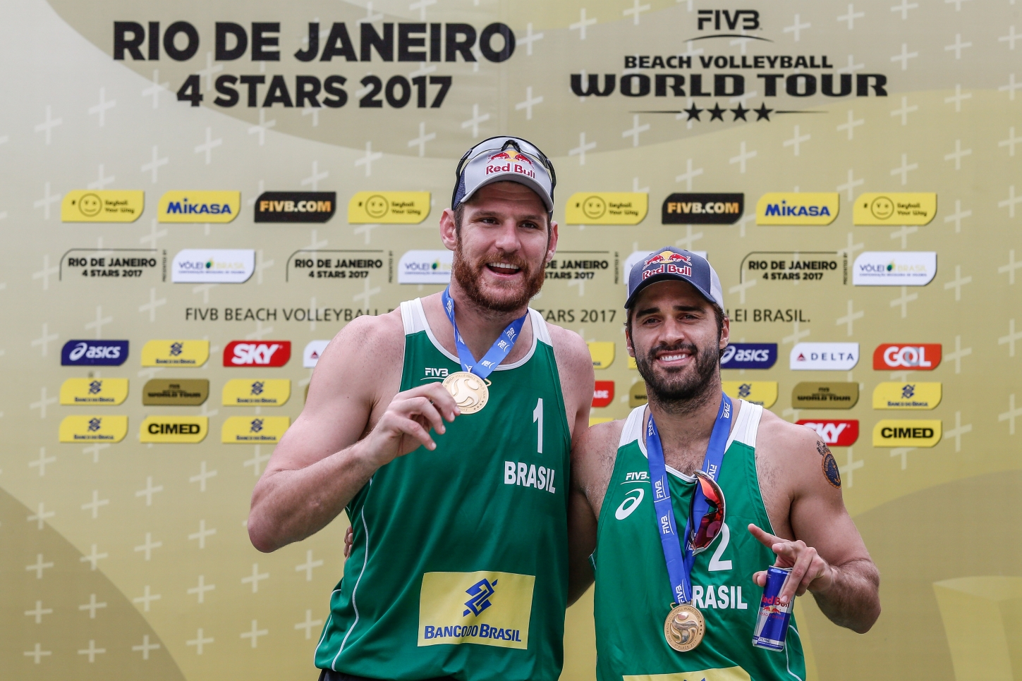 Alison e Bruno Schmidt levam o título no Rio de Janeiro de maneira invicta