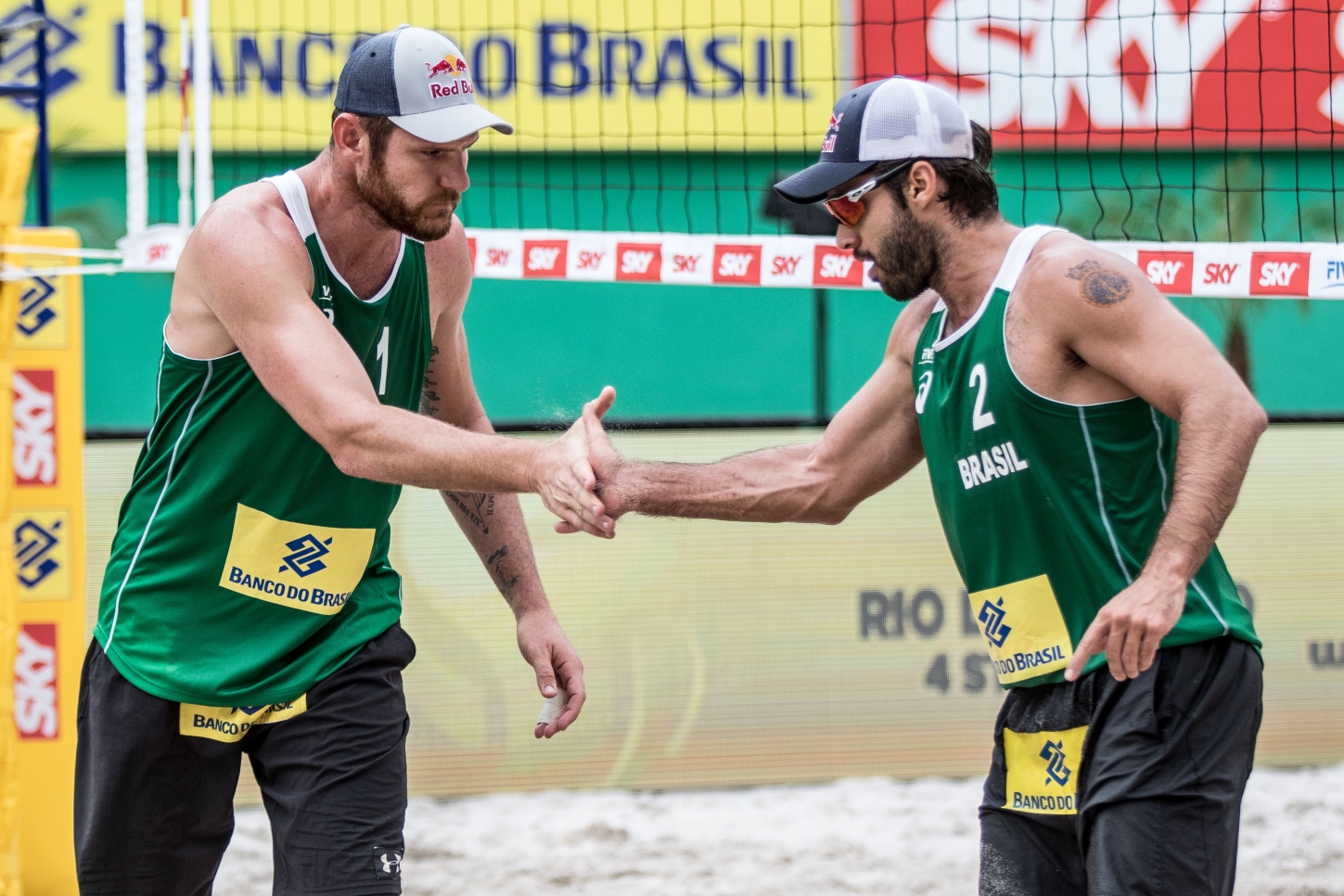 Alison e Bruno vencem e disputam semifinal ainda neste sábado