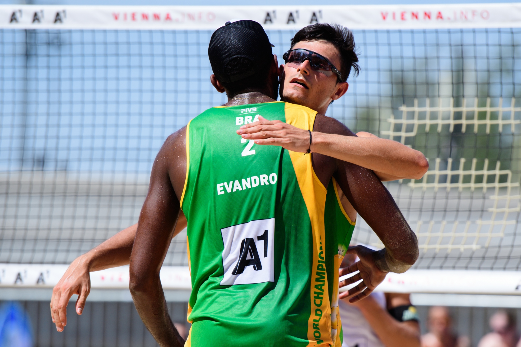 Brasil avança com três duplas às oitavas de final no torneio masculino em Viena