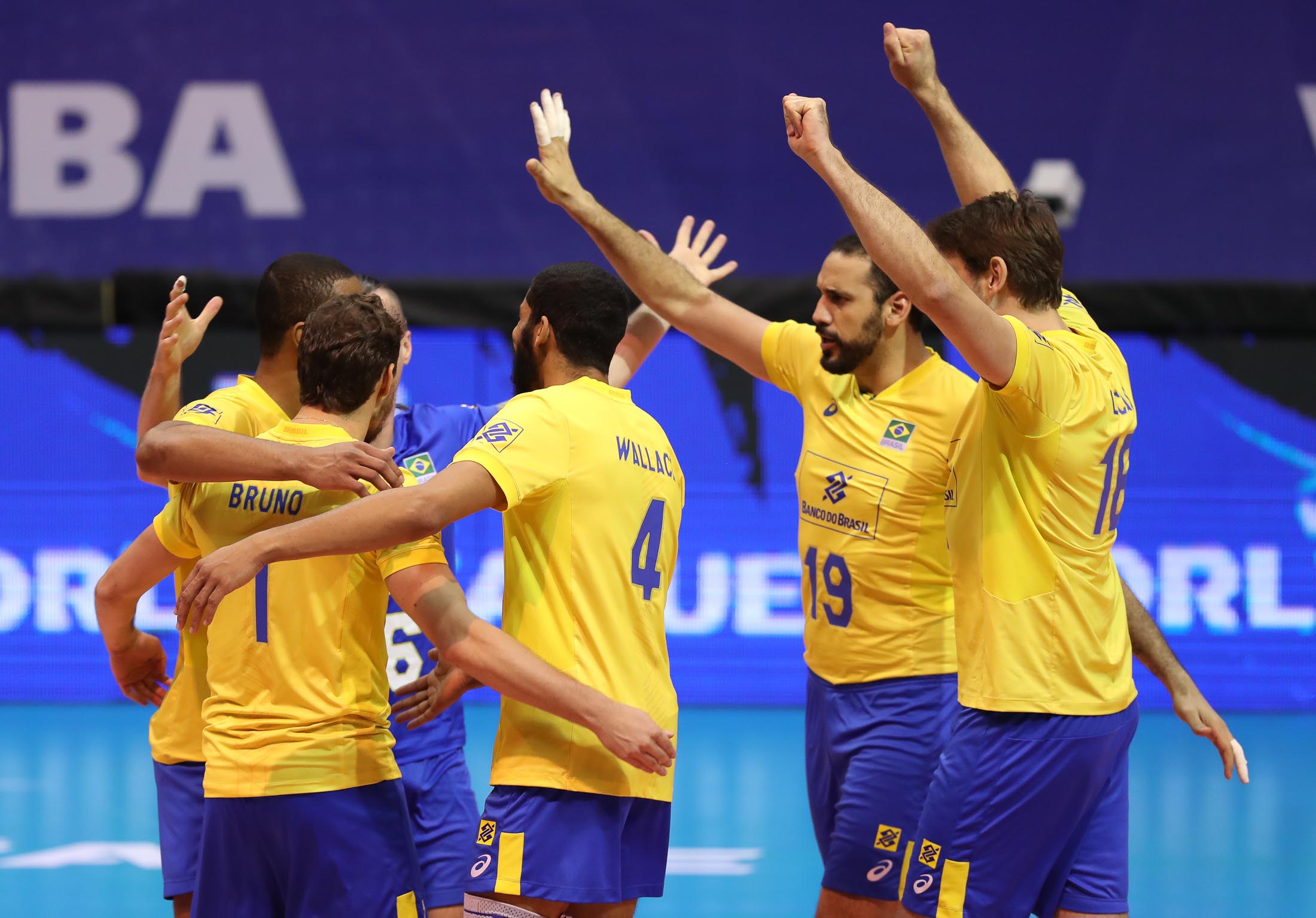 Brasil bate os atuais campeões por 3 sets a 1