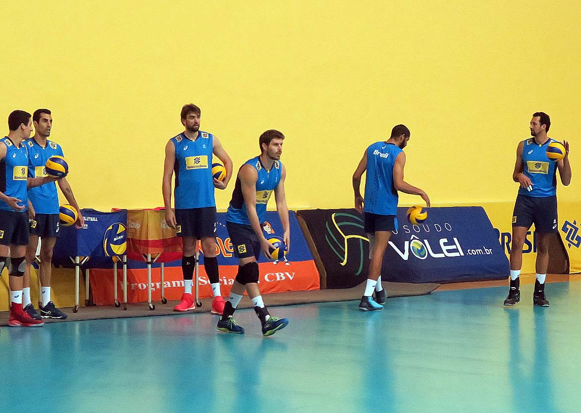 Brasil faz último treino antes da viagem para o Sul-Americano