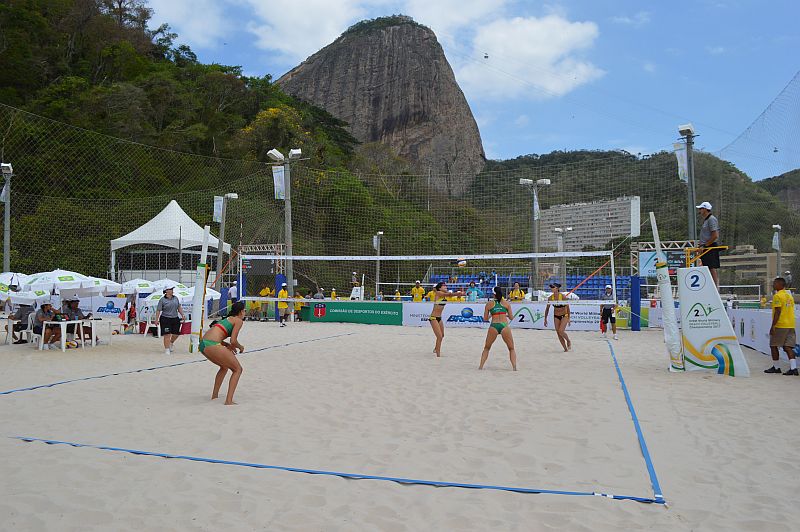 Brasil larga com vitórias e quatro duplas invictas na Urca