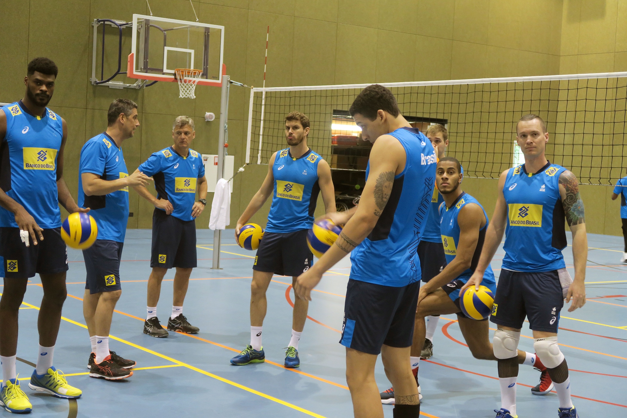 Brasil treina na Holanda em preparação para a Copa dos Campeões