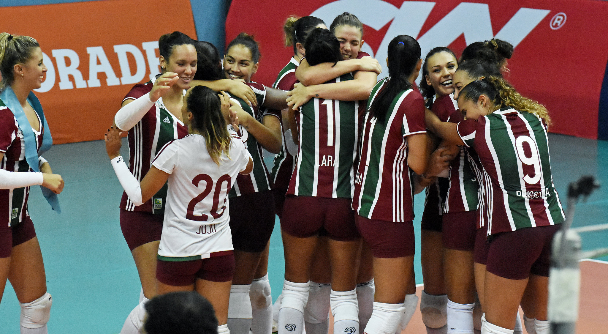 Com apoio da torcida, Fluminense vence Genter Vôlei Bauru no tie-break 