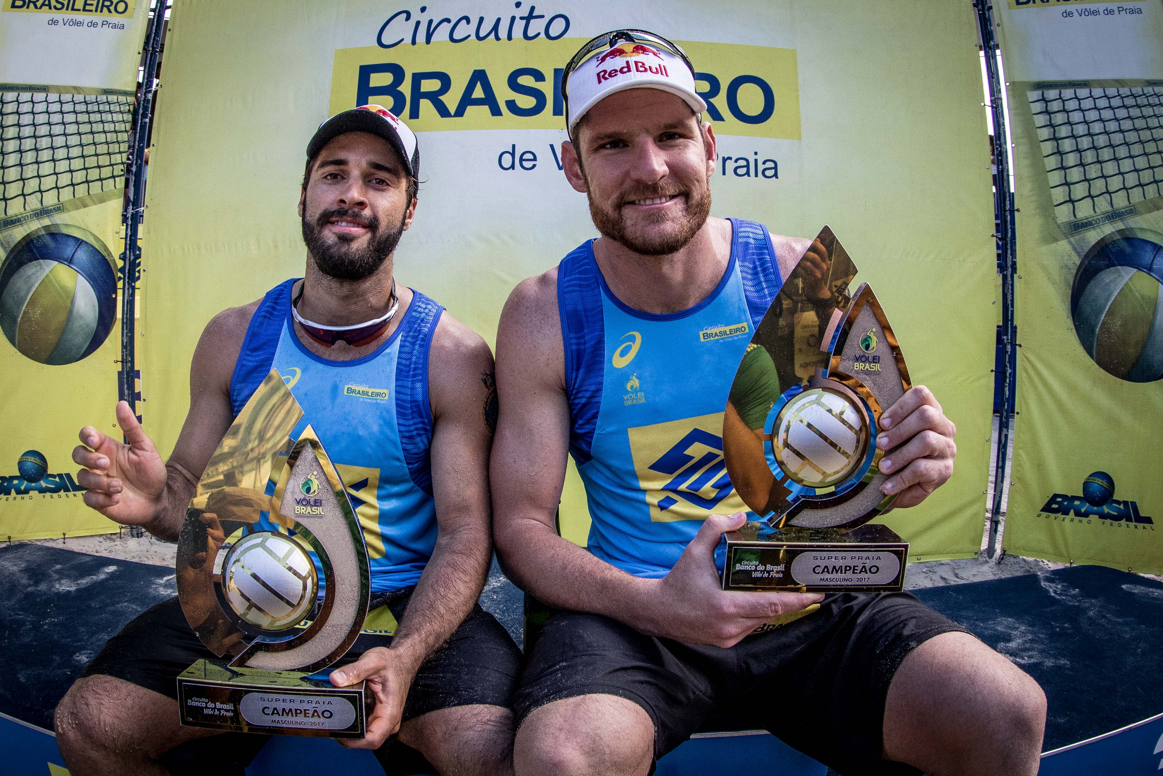 Em duelo de gigantes, Alison e Bruno levam o ouro pela quarta vez no Superpraia