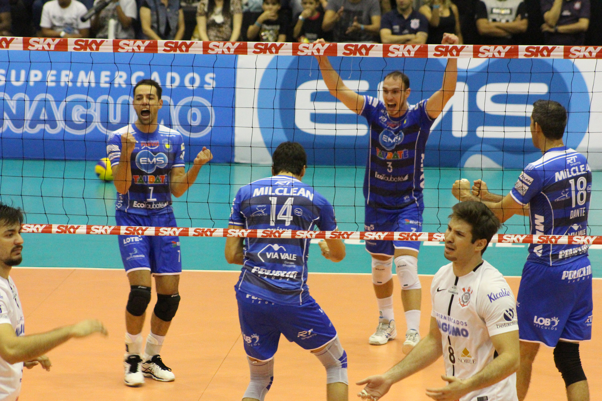 EMS Taubaté Funvic vence Corinthians-Guarulhos por 3 sets a 0