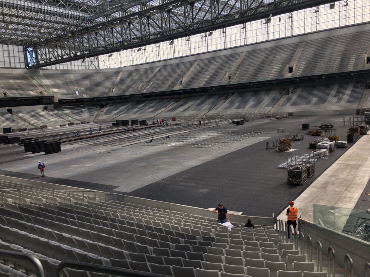 Estrutura do vôlei começa a ser montada no Estádio Atlético Paranaense