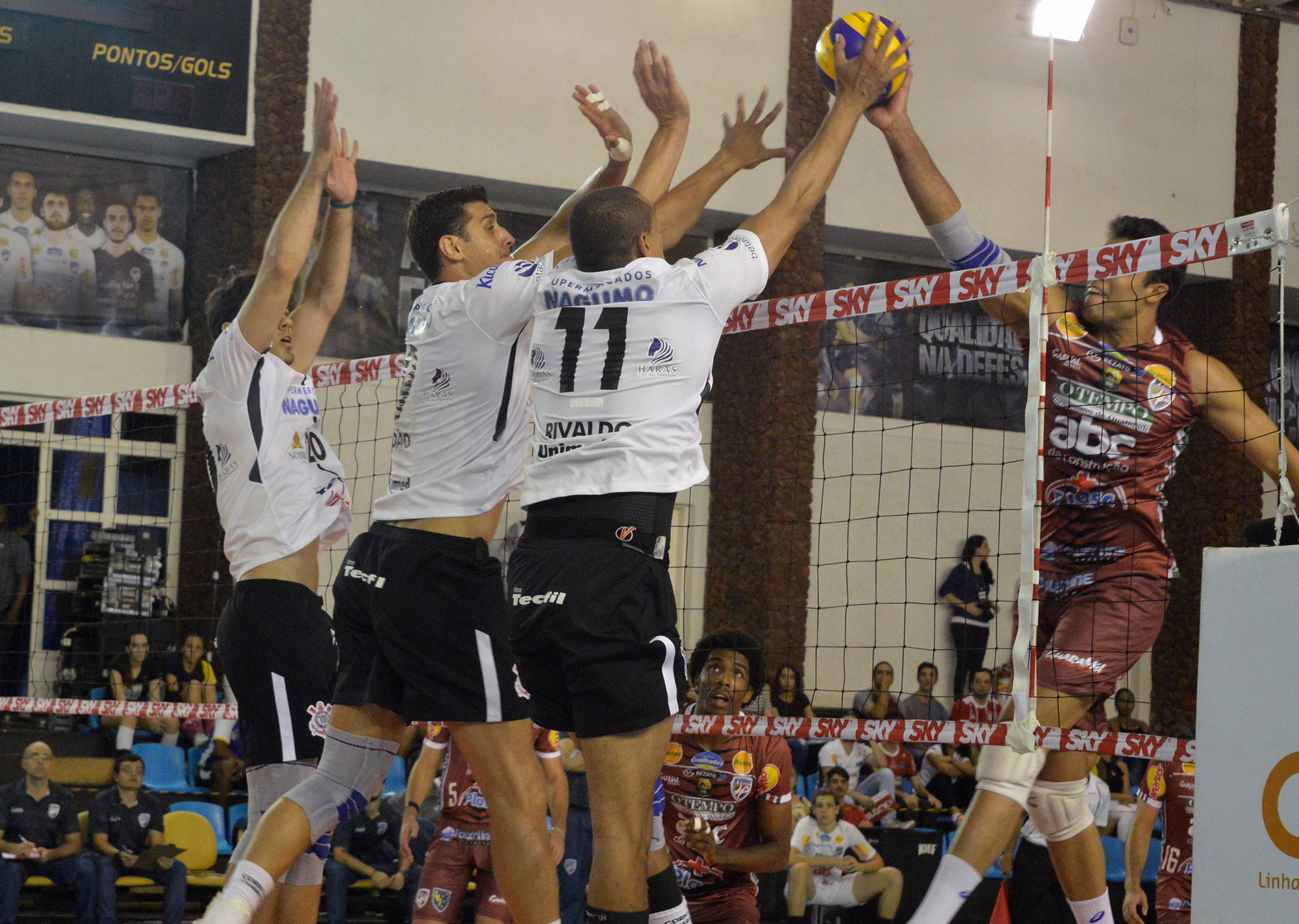 Fora de casa, Corinthians-Guarulhos vence o JF Vôlei