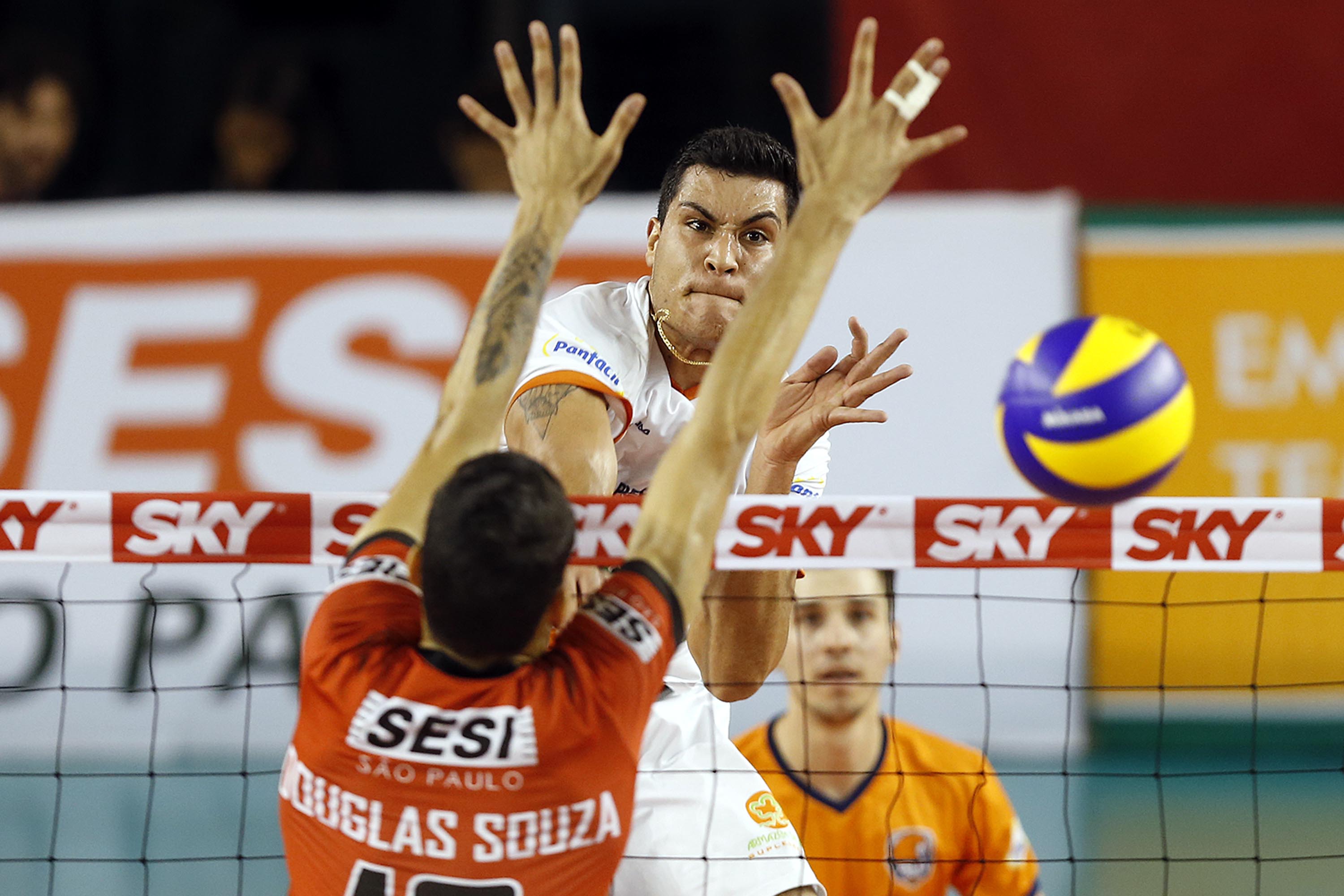 Lebes/Gedore/Canoas e Montes Claros Vôlei fazem duelo de pontuadores