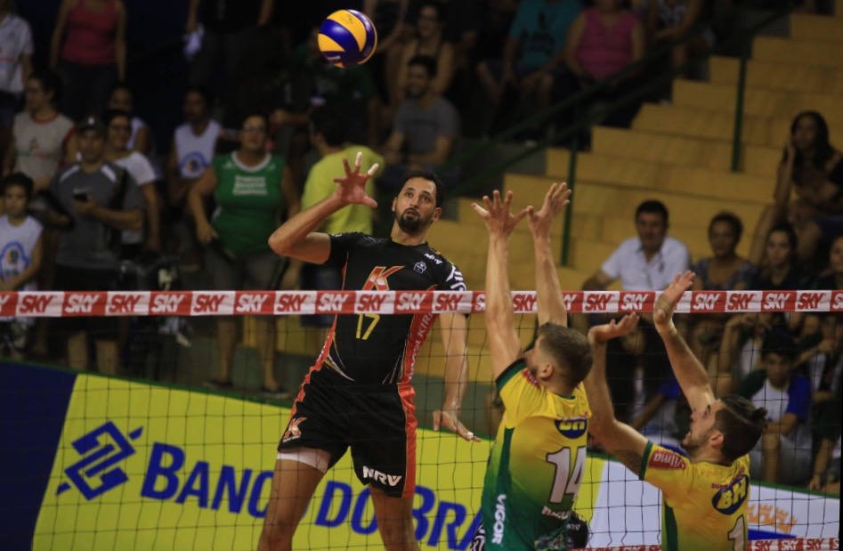 No quinto set, Vôlei Brasil Kirin vence Montes Claros Vôlei