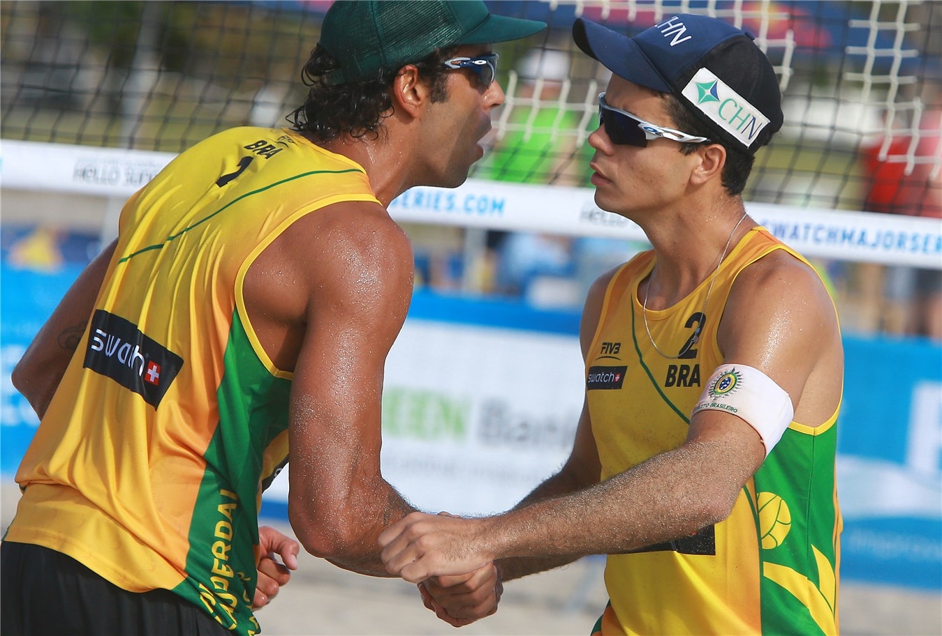 Pedro Solberg/Guto e Carol Solberg/Maria Elisa vencem e vão ao qualificatório