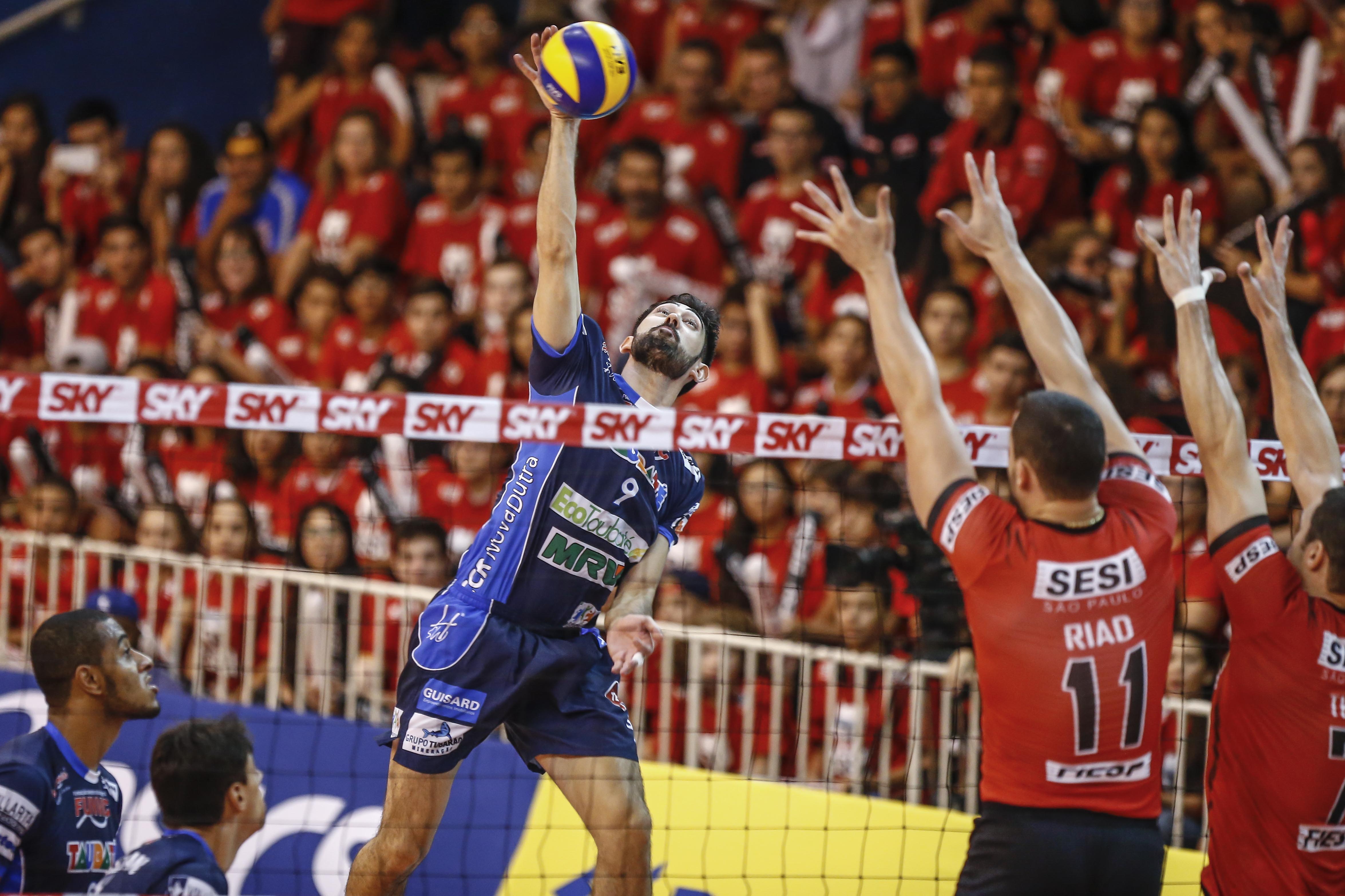 Público enche ginásios e faz belo espetáculo do voleibol