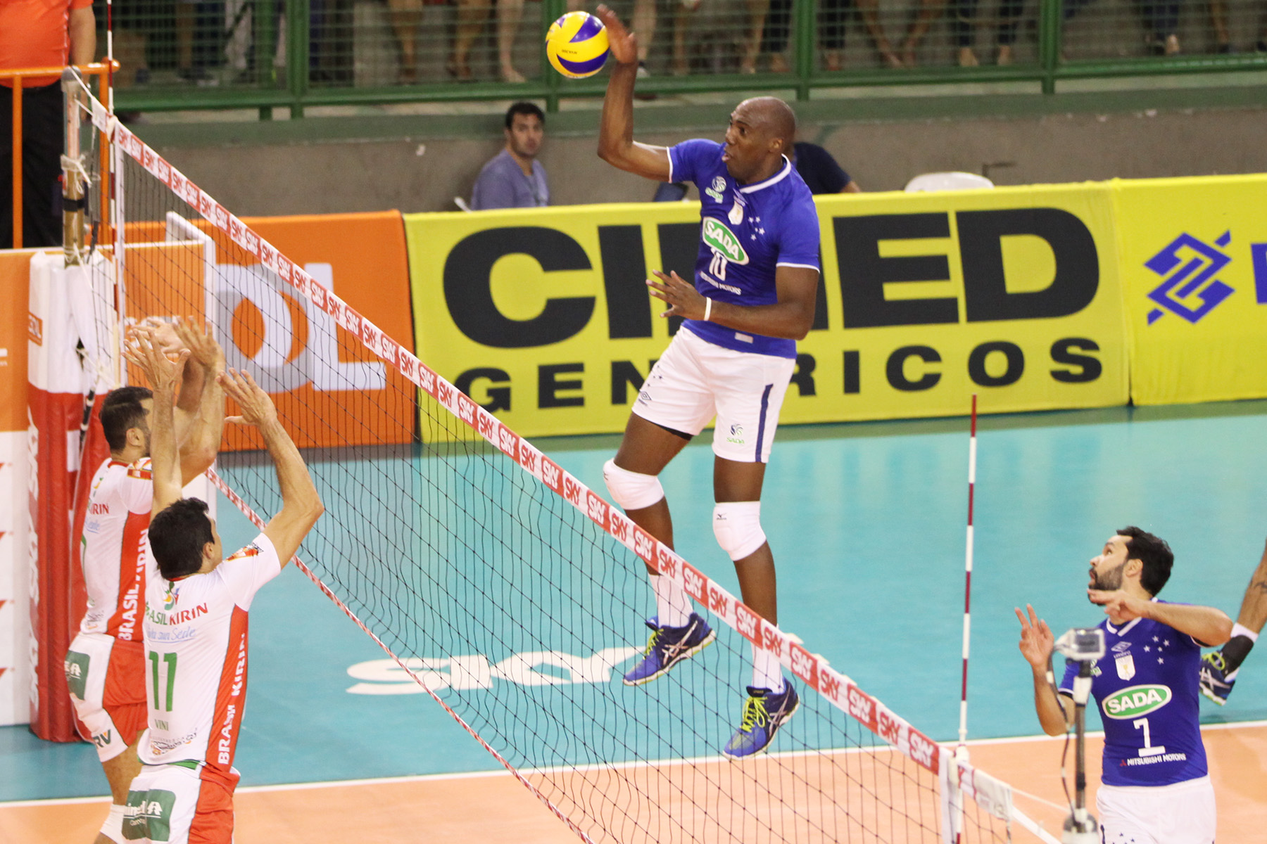 Sada Cruzeiro vence o Brasil Kirin por 3 sets a 0