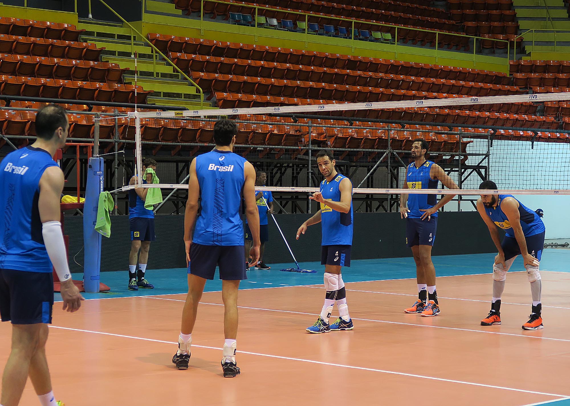 Seleção brasileira faz primeiro treino na Argentina