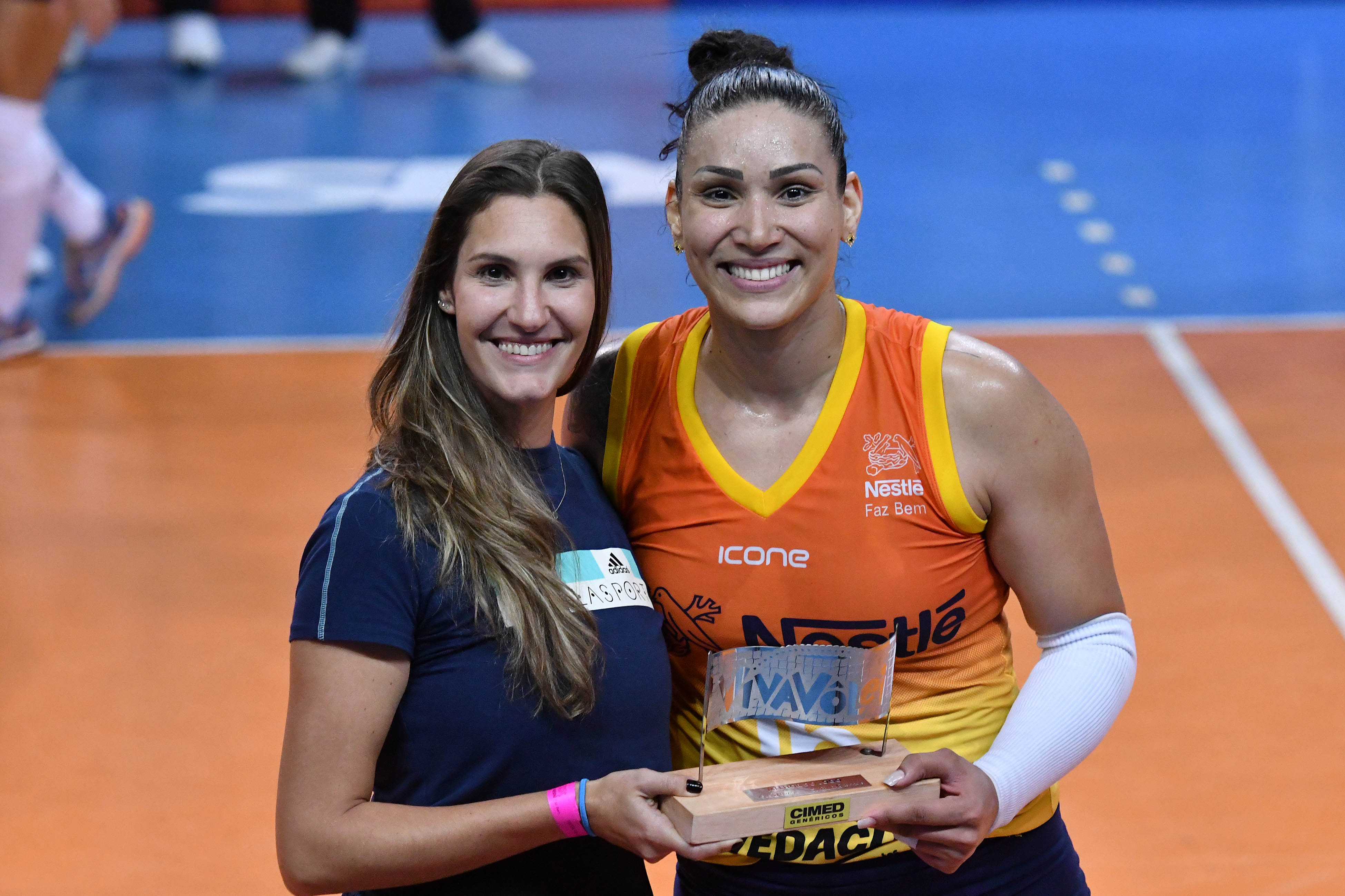 Vôlei Nestlé tem apoio da torcida e vence BRB/Brasília Vôlei 