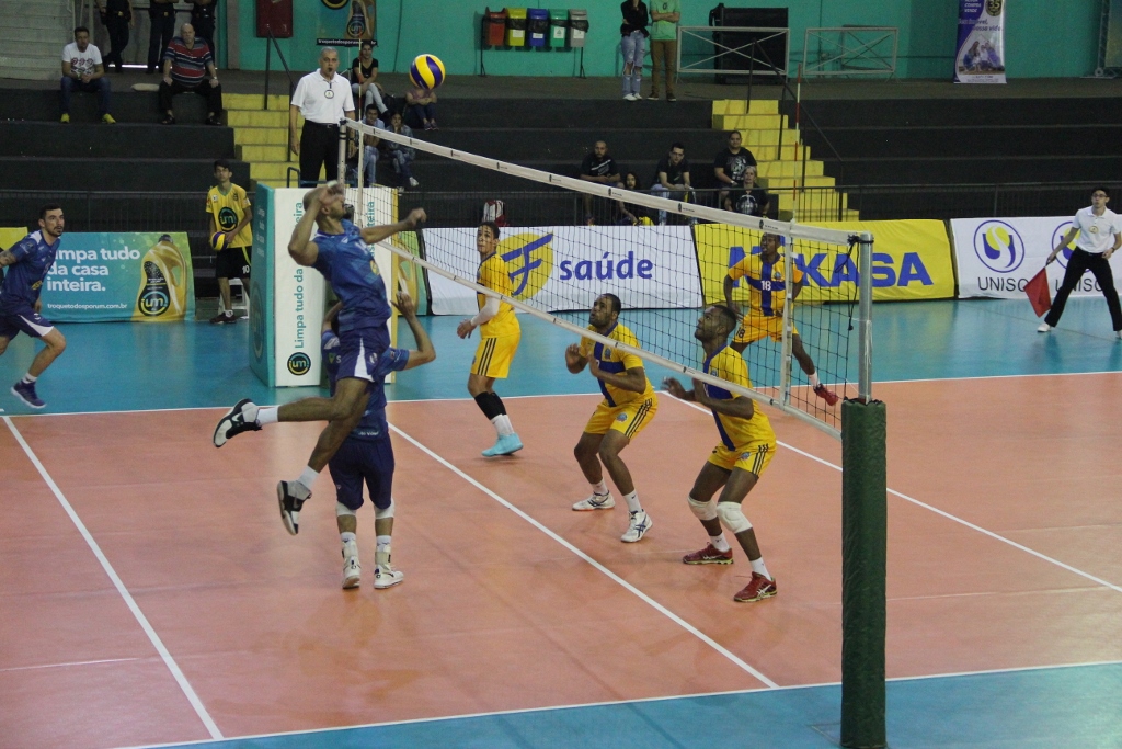 Vôlei Ribeirão Preto e Vôlei Um Itapetininga estreiam com vitória 