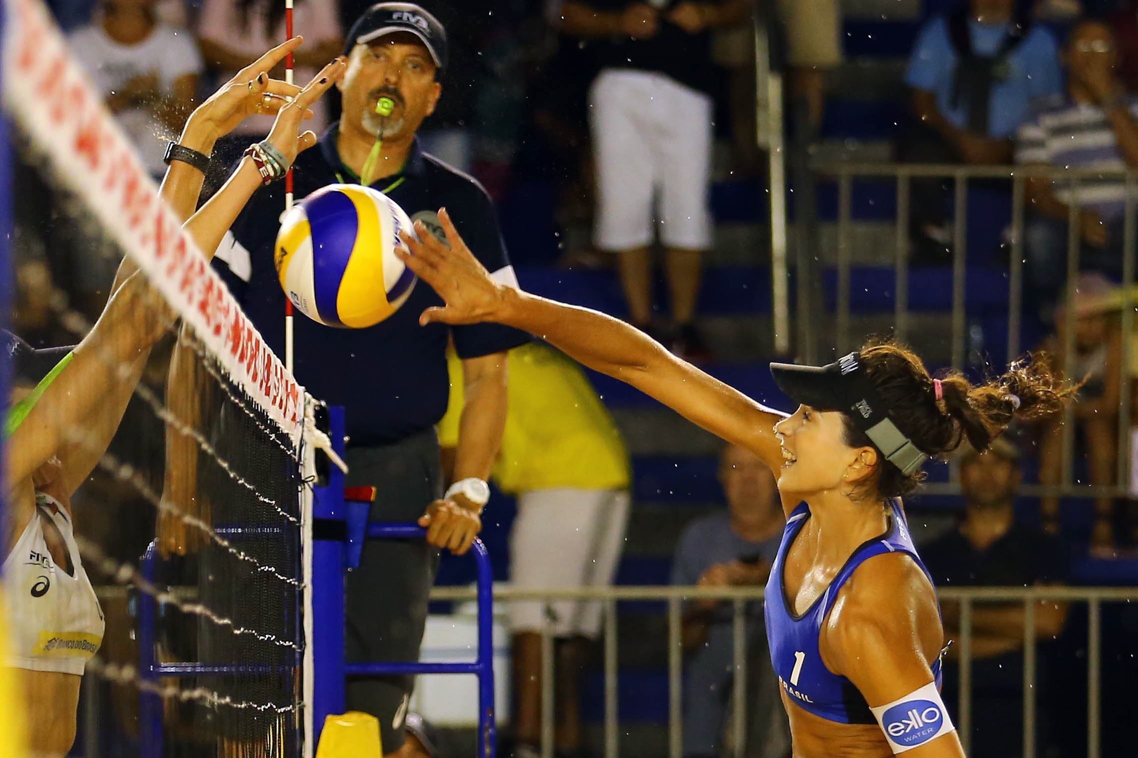 Ágatha/Duda e Maria Clara/Carol levam o Brasil às quartas em Itapema