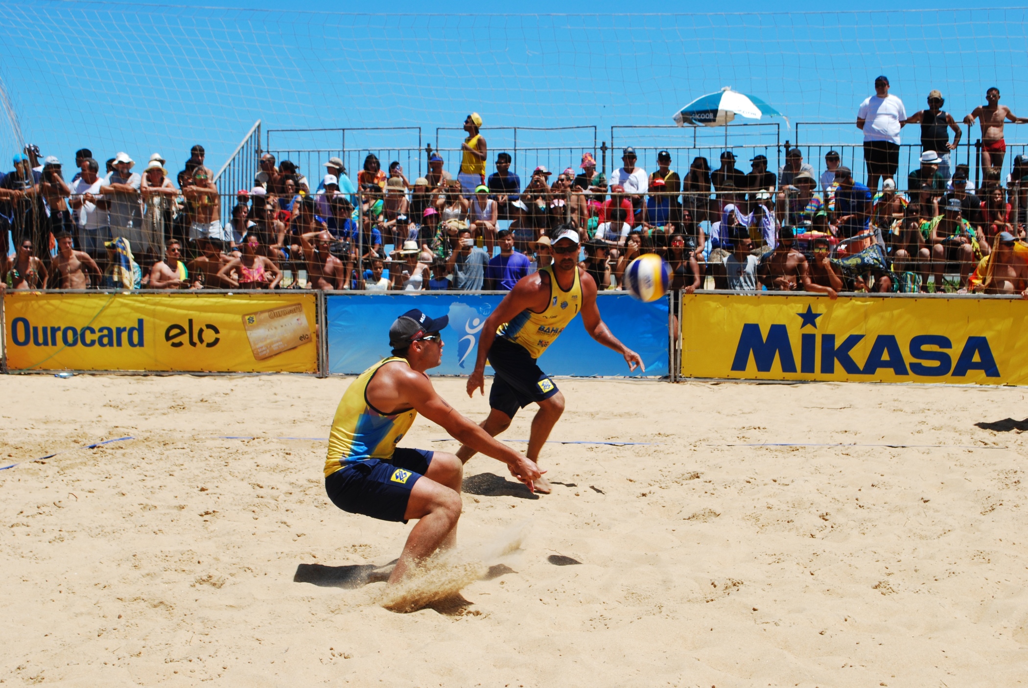 Brasil fecha primeiro dia com duas duplas masculinas invictas em Nova Viçosa