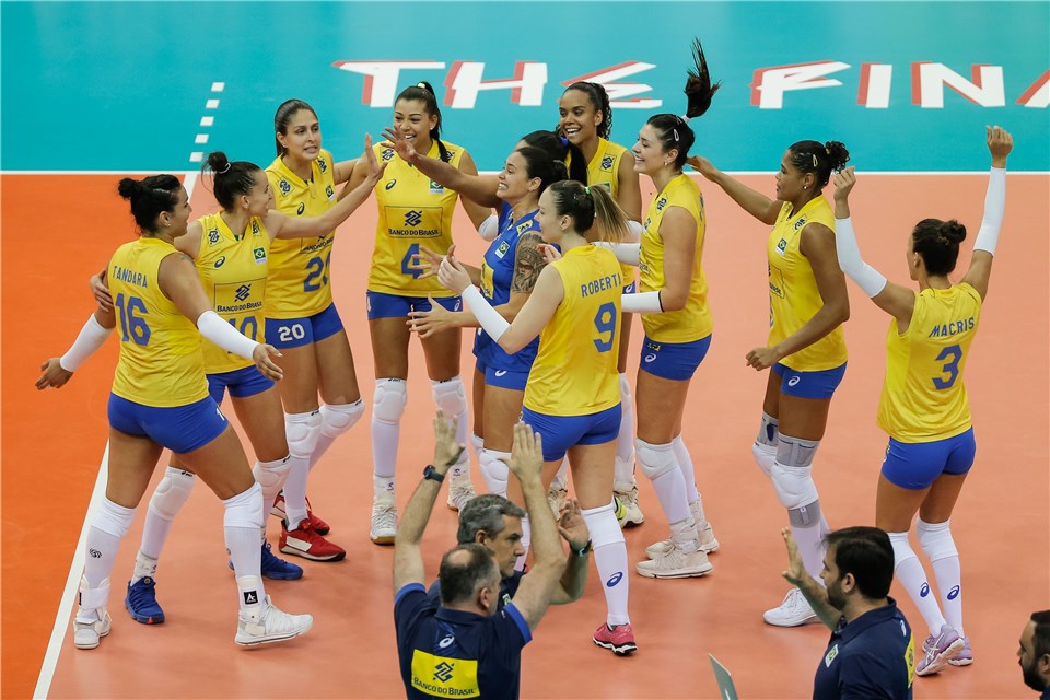 Brasil vence China e enfrenta Turquia na semifinal 