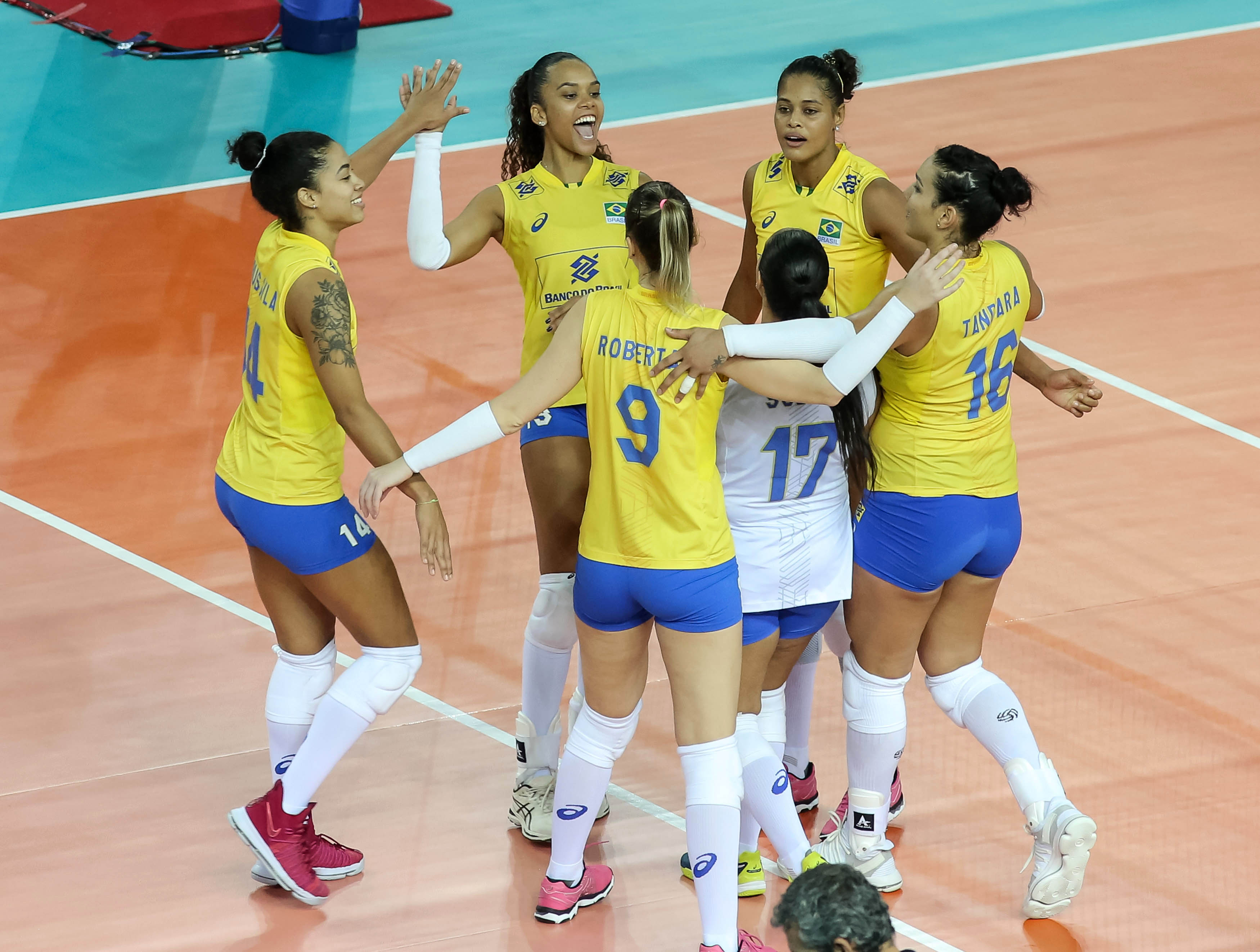 Brasil vence Rússia e se aproxima da Fase Final 