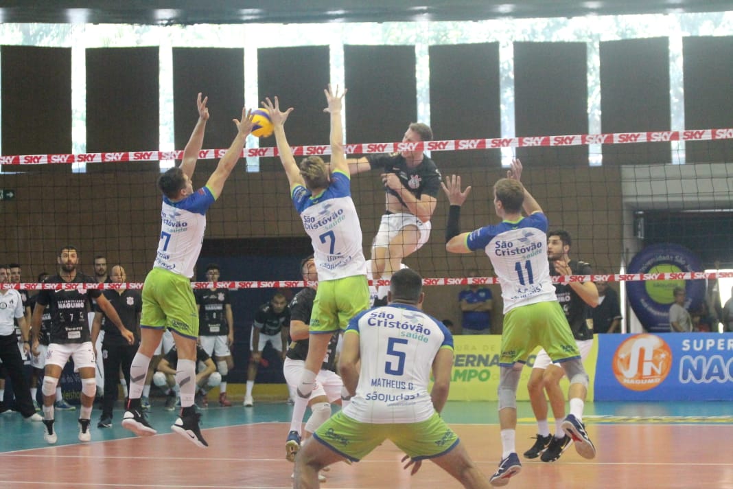 Corinthians-Guarulhos vira o jogo e vence o São Judas Voleibol