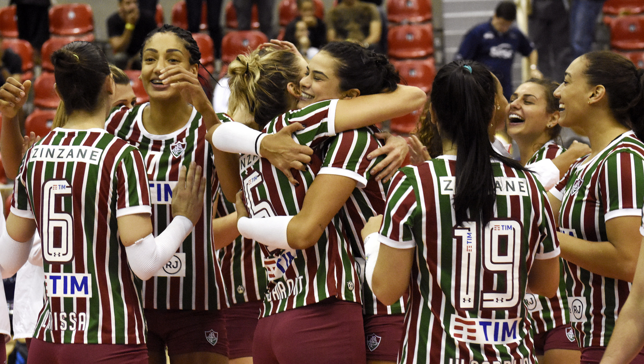 Fluminense encerra invencibilidade do Sesc RJ 