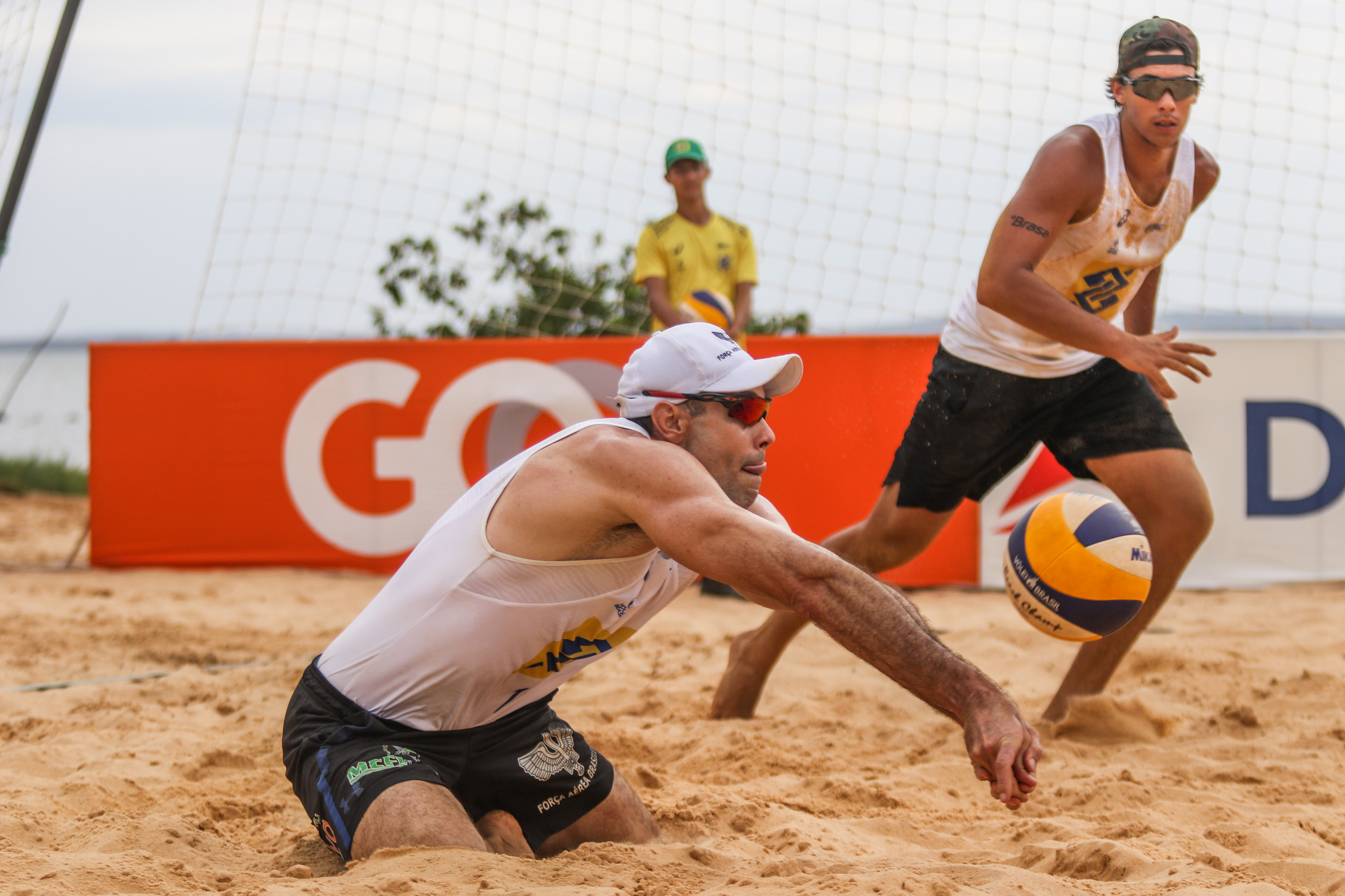 Hevaldo/Arthur Lanci e Alison/André fazem a final em Palmas