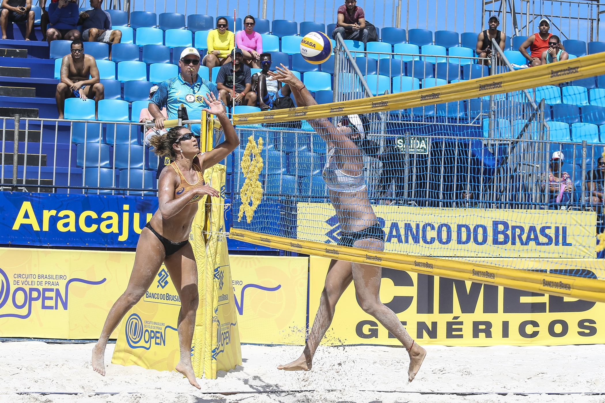 Oitavas de final do feminino são definidas e disputa pelo título segue acirrada