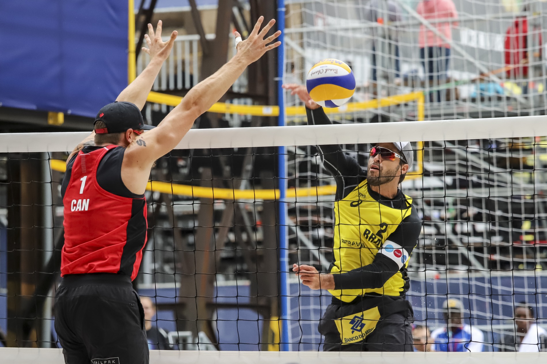 Pedro Solberg e Bruno Schmidt avançam às oitavas de final em Ostrava